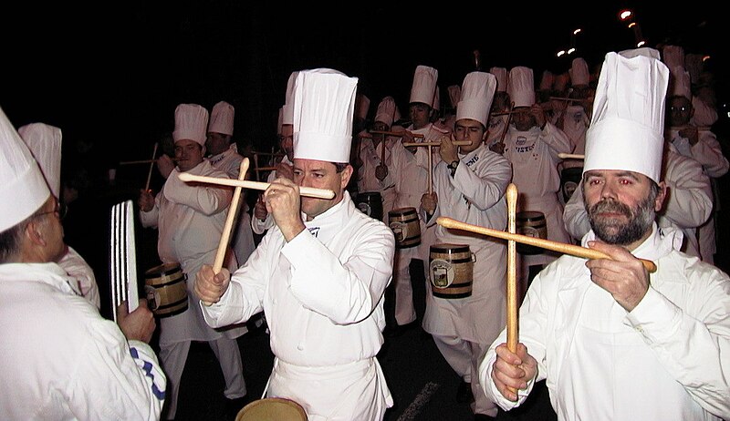 Archivo:San Sebastian-Tamborrada Festival.jpg