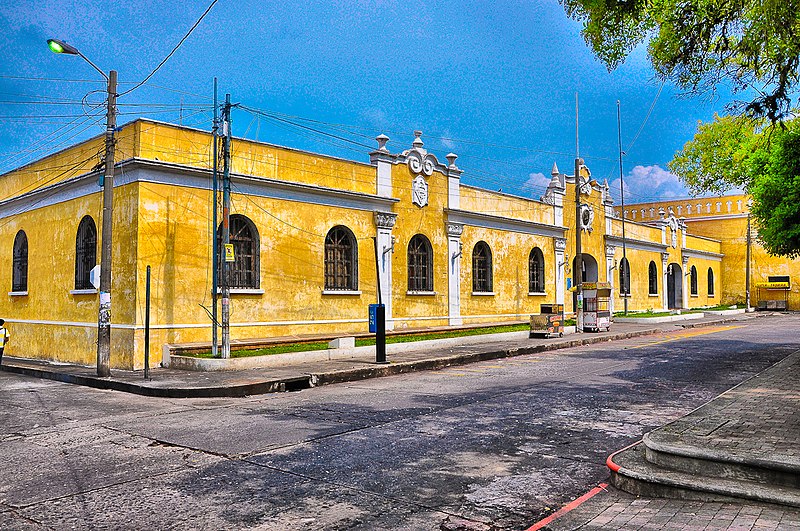 Archivo:Streets in Mazatenango, Guatemala.jpg