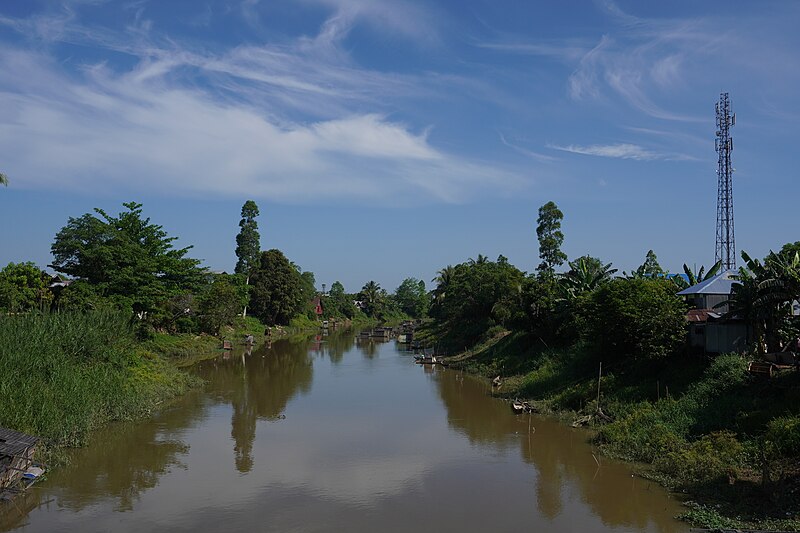 Файл:Sungai Tabalong.jpg