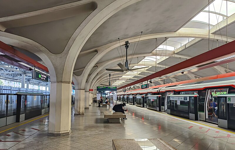 File:Tanah Merah MRT Station.jpg