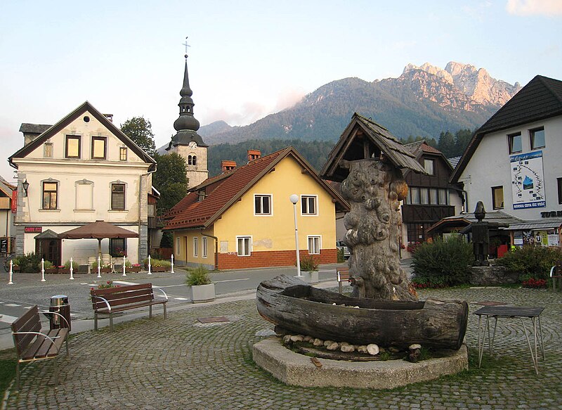 File:3266kranjskaGoraCentre.jpg