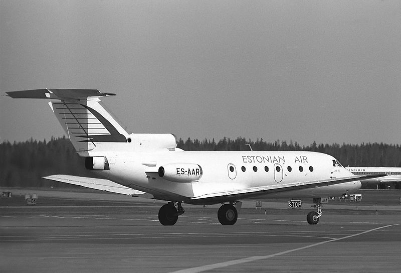 File:Estonian Air Yak-40.jpg