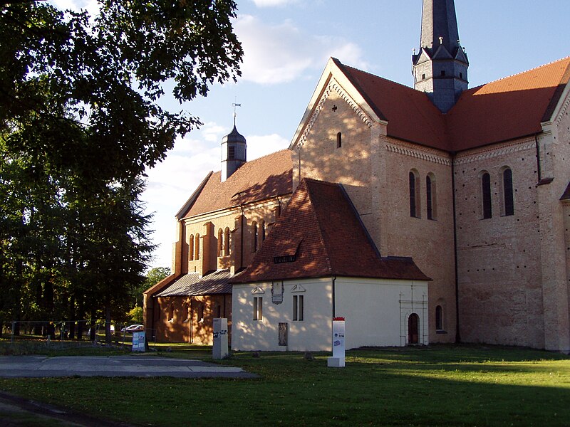 Файл:Klosterkirche Doberlug-Kirchhain 2012.JPG