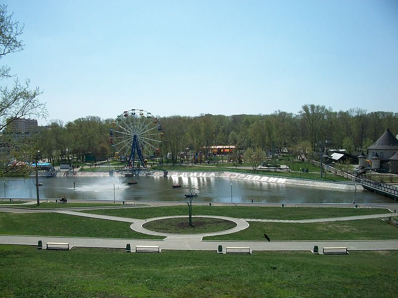 Файл:Pushkin Park (Saransk).JPG