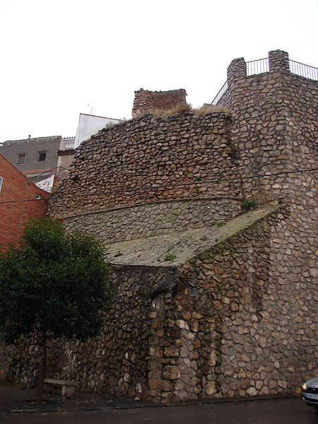 Archivo:Restos Castillo de Cella.jpg