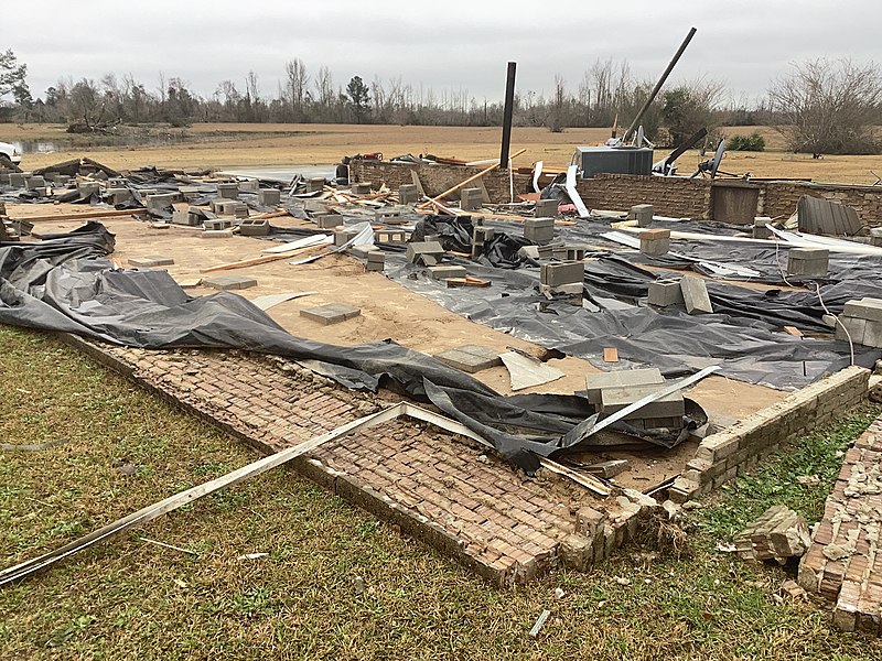 File:SawyervilleAL EF2 damage.jpg