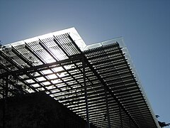 太陽能電池，從室外訪客等候區看