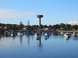 曲士河（英语：Cooks River）流經天丕