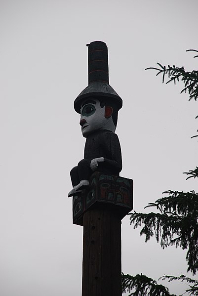 File:Top of Seward Pole.jpg