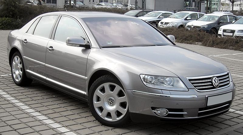 File:VW Phaeton front 20090404.jpg