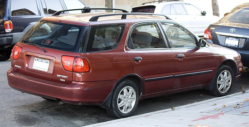 Archivo:2000 Suzuki Esteem Wagon.jpg