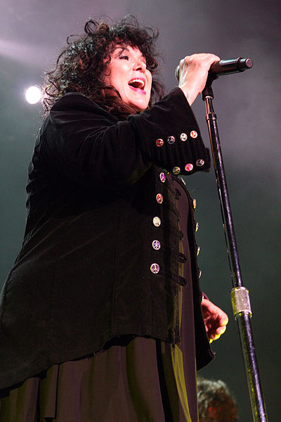 Archivo:Ann Wilson Sydney 2011.jpg