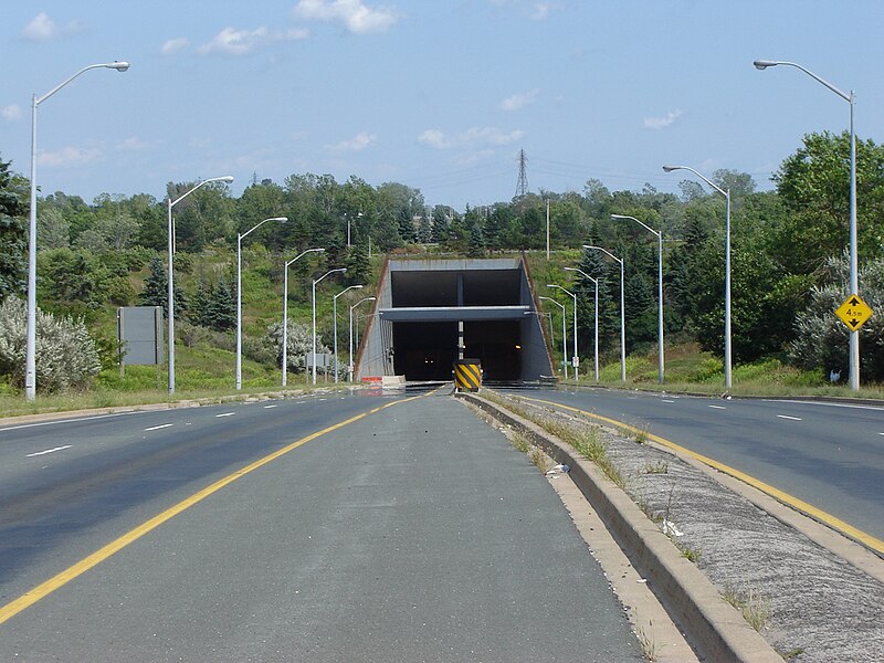 File:Main Street Tunnel, Welland.jpg