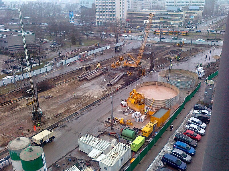 Файл:Metro Daszynskiego Construction 20110114.jpg