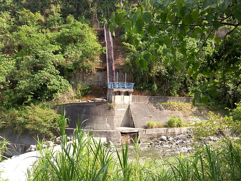 File:Chang-Bin Waterway.jpg