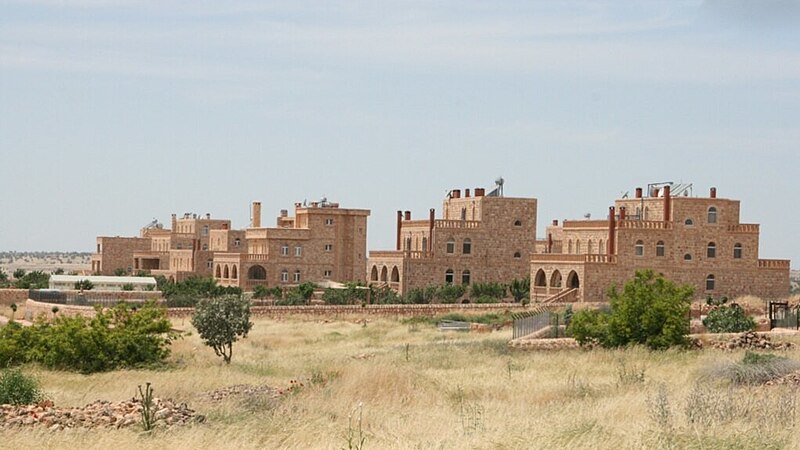 File:Elbeğendi, Midyat.jpg