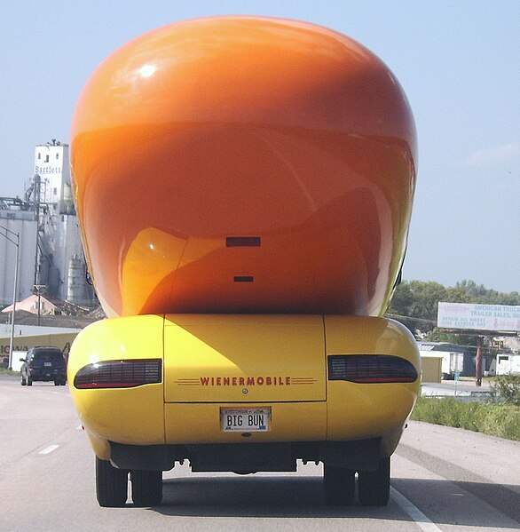 File:Weinermobile bigbun.jpg