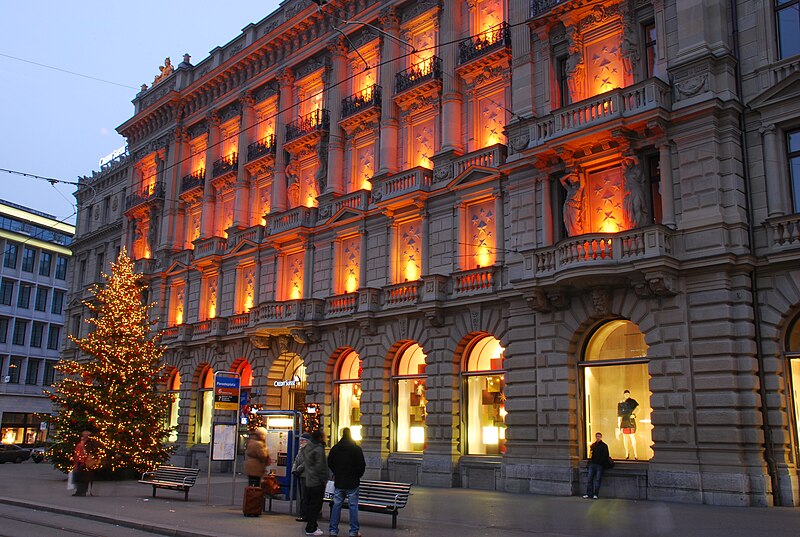 File:Zürich Paradeplatz, Credit Suisse.jpg