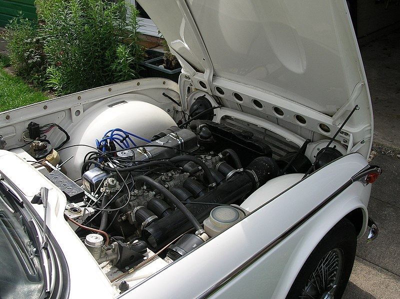 Archivo:1969.triumph.tr5.engine.jpg