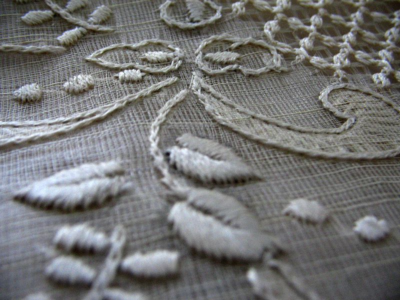 File:Barong Up Close.jpg