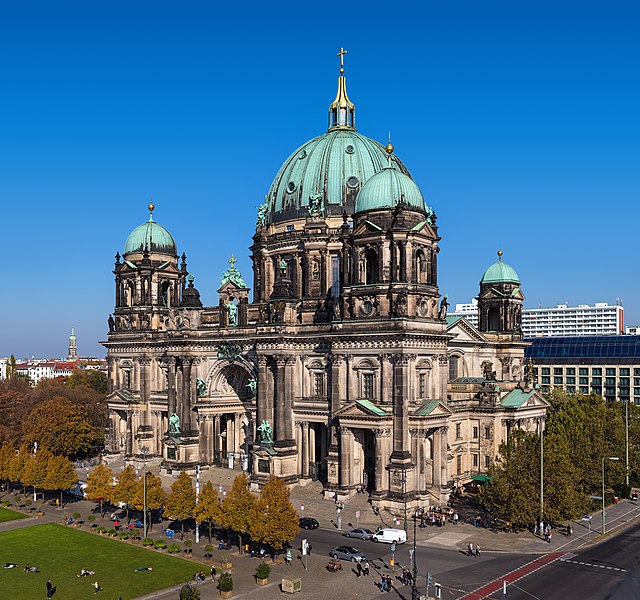 Файл:Berliner Dom von Humboldt-Box.jpg