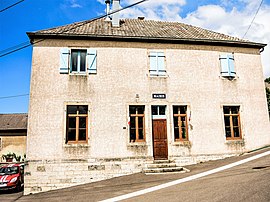 The town hall in Mondon