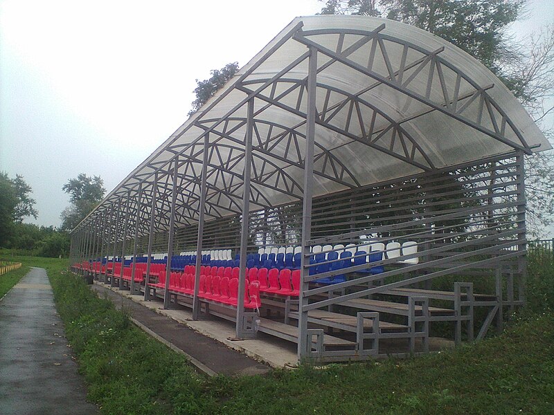 Файл:Municipal Stadium (Uzlovaya).jpg