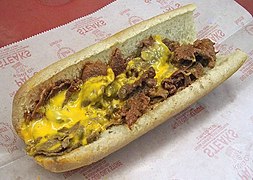 Philadelphia-style cheesesteak (type of submarine sandwich)