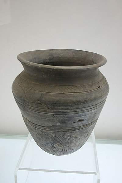 File:Xia Dynasty pottery zun.jpg