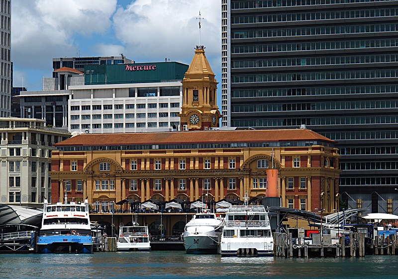 Archivo:11. AucklandFerryHarbour.jpg