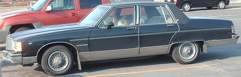 File:1977-1981 Pontiac Parisienne.jpg