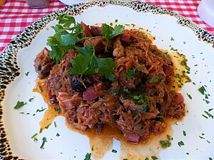 A plate of bigos