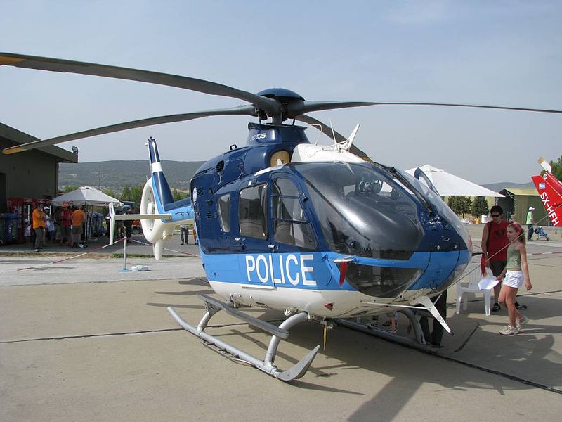 Archivo:Hellenic Police EC-135.jpg