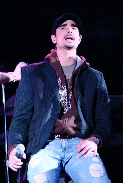 File:Kevin Richardson on tour.jpg