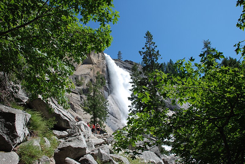 Файл:Nevada Fall Trail 0492.jpg