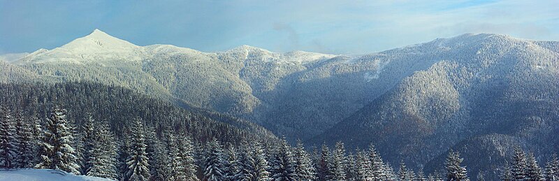 Archivo:Nizke Tatry z Rohacov.jpg