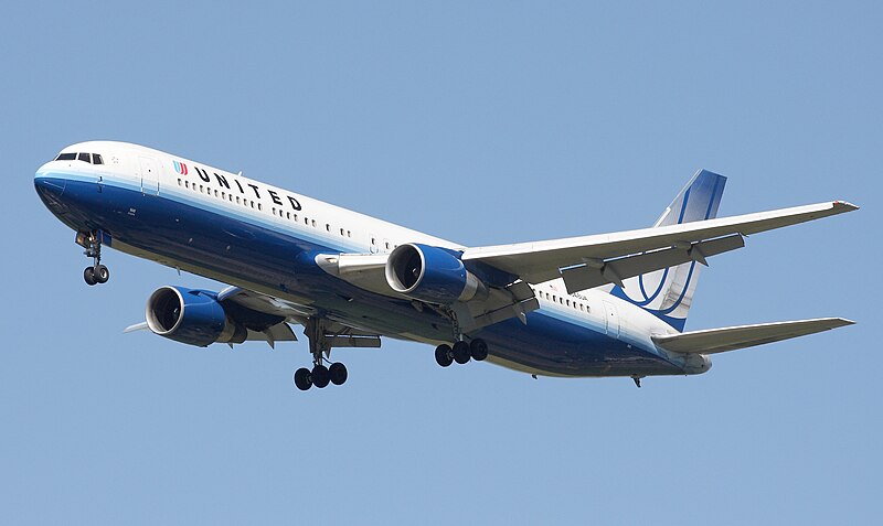 Файл:United Airlines Boeing 767-322ER.jpg