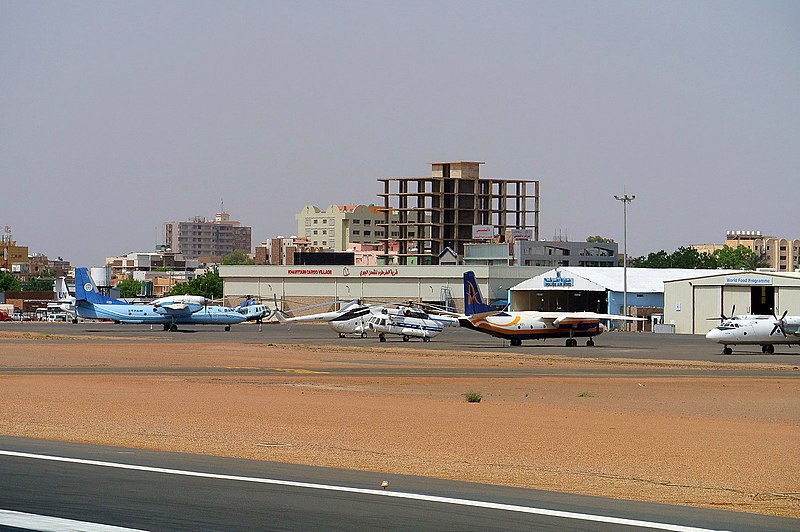 Файл:AN26 in Khartoum(airport)-HSSS-KRT.jpg