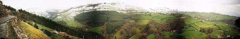 File:Panoramica Alisas Cantabria.jpg