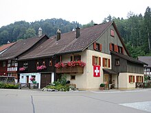 Zell Dorfplatz 2.JPG