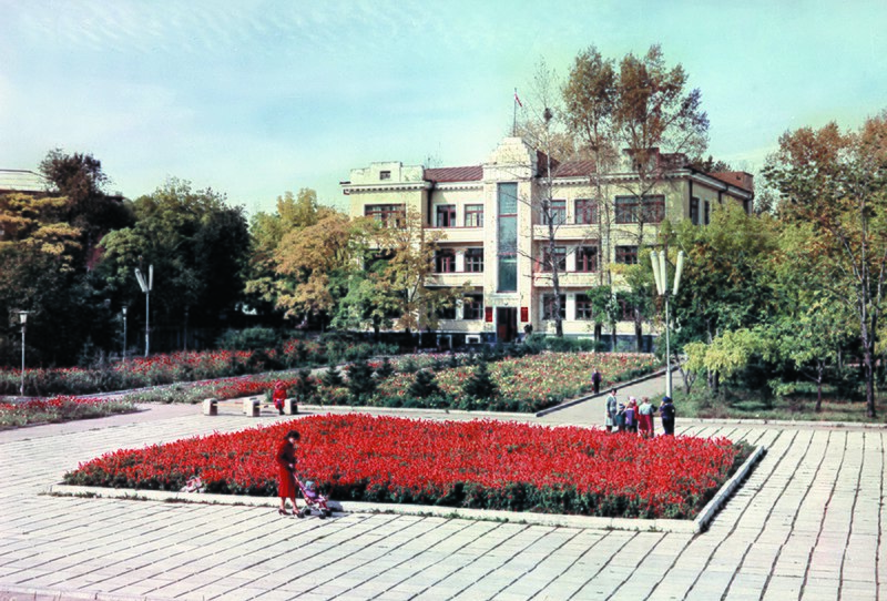 Файл:Birobidgan City Hall (WR).tif