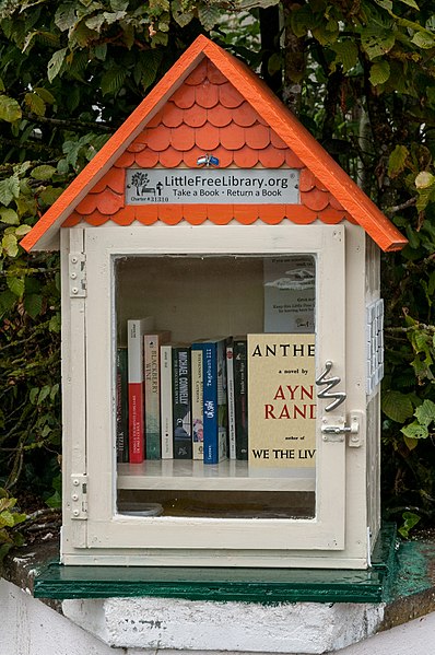 File:Little Free Library, Sandweiler-101.jpg