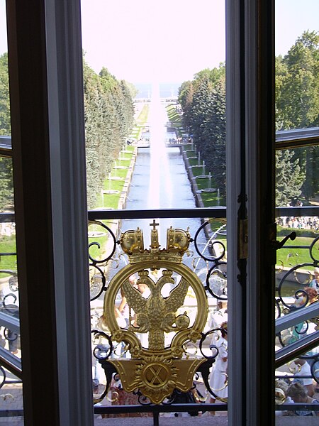 Файл:Sea Canal of Peterhof.jpg