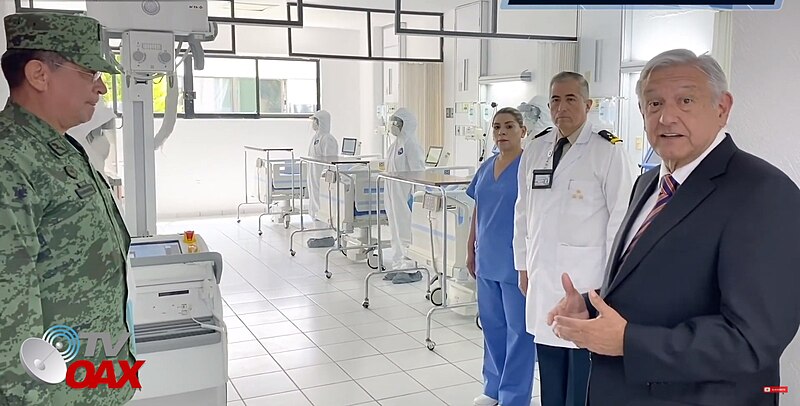 Archivo:AMLO hospital COVID 19.jpg