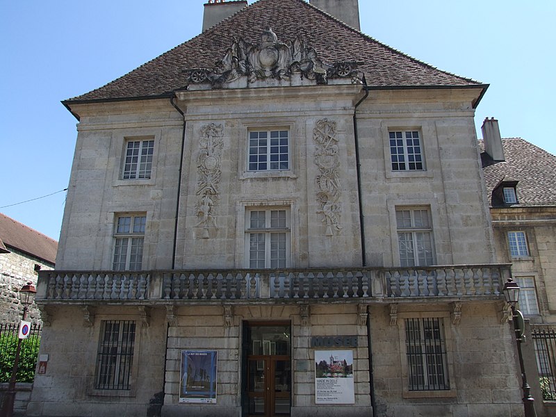 File:Dole - Musée.jpg