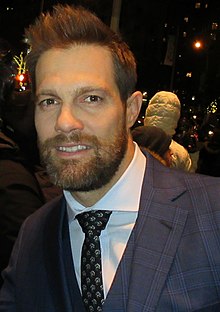 Geoff Stults (2018 crop).jpg