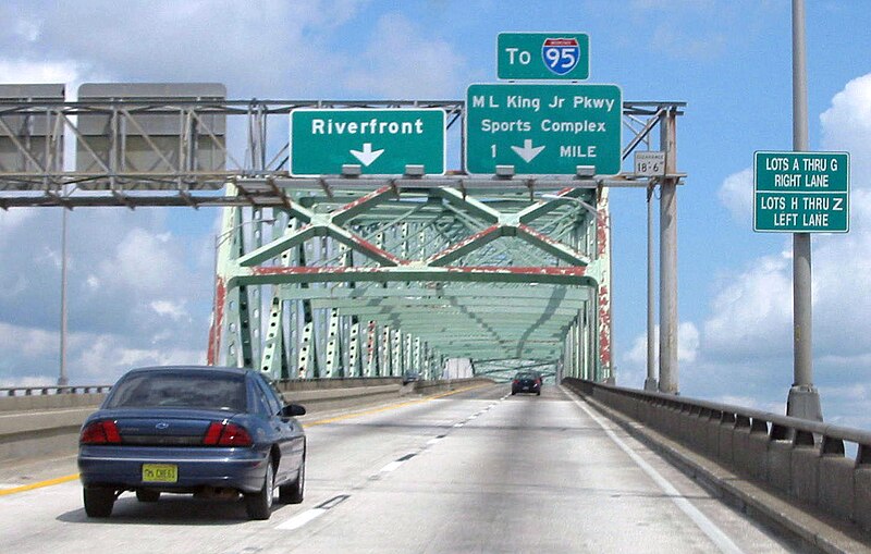 File:Hart Bridge westbound truss.jpg