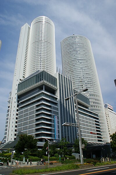 Archivo:JR Central Towers.jpg