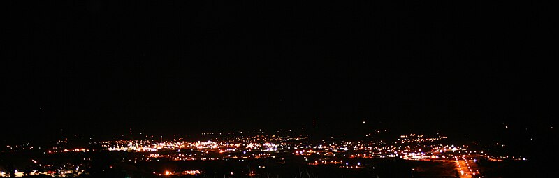 File:Lockwood at night.JPG