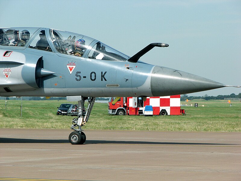 File:Mirage.2000b.5-ok.nose.arp.jpg